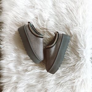 Mudd Gray Platform Mules with Multicolor Trim